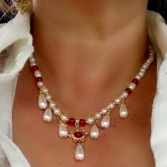 Retro pearl tassel necklace with red rhinestones & gold tone flower trim. - Picture 4 of 7